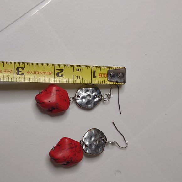 Red Dyed Howlite And Silver Tone Metal Dangle Earrings - Picture 9 of 10